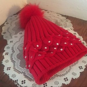 Bling Beanie 💜 NWT Red Milani Pom Pom
